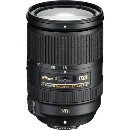 Nikon AF-S DX NIKKOR 18-300mm f/3.5-5.6G ED Vibration Reduction Zoom Lens with Auto Focus for Nikon DSLR Cameras and AmazonBasics UV Protection Lens Filter - 77 mm