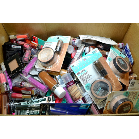 Wholesale LOT L’Oreal & Maybelline Cosmetic lots Assorted Cosmetics 402 Units per Case