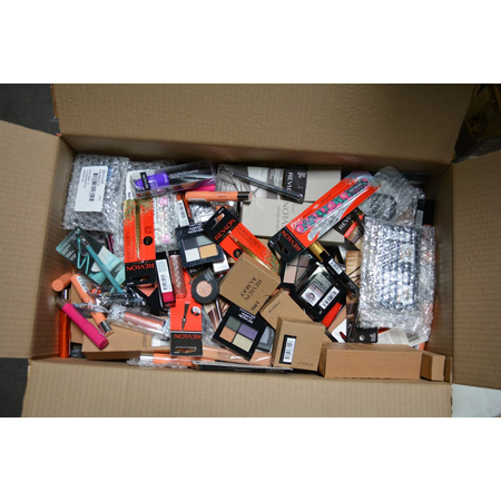 wholesale LOT Revlon Assorted New Overstock Cosmetic & Accessory Lots 250 units